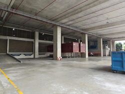 Gul Way (D22), Warehouse #485175391